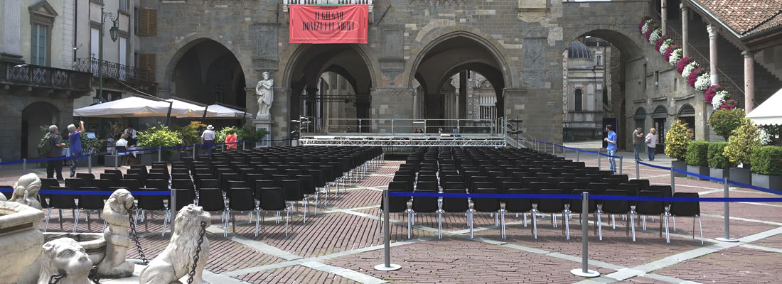 sedie manifestazioni pubbliche